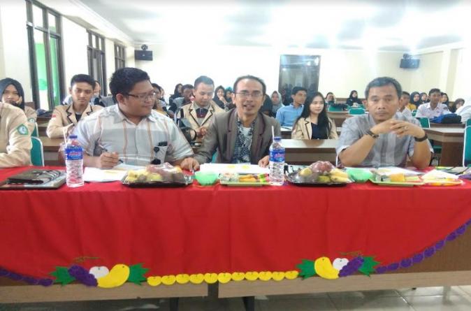 Puluhan Siswa Ikuti Lomba Debat Kebangsaan di Perguruan Tinggi Mitra Lampung. 